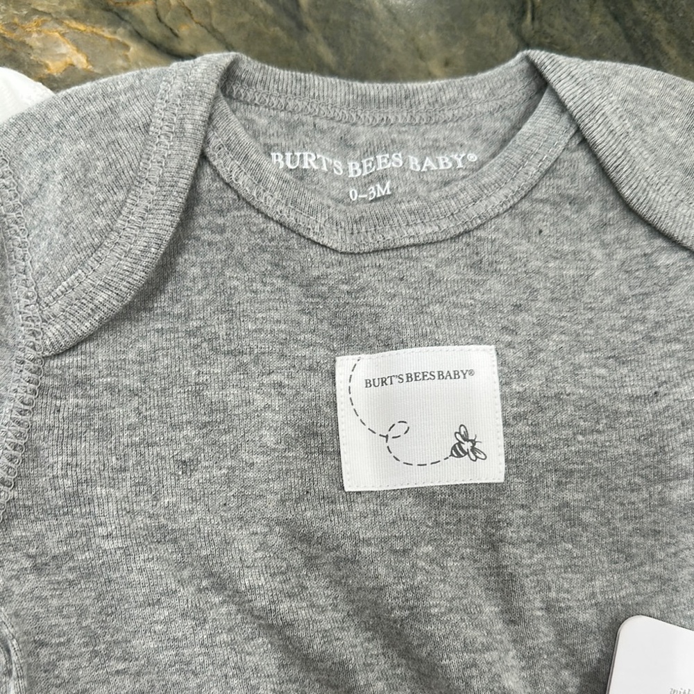 Burt’s Bees Cozy White and Gray Footie 4 piece set - Picture 3 of 8